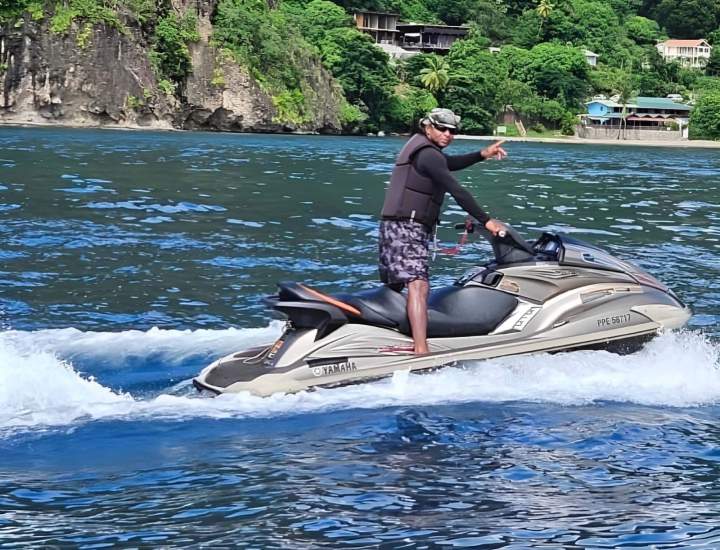 Autonomie sur jet ski Martinique